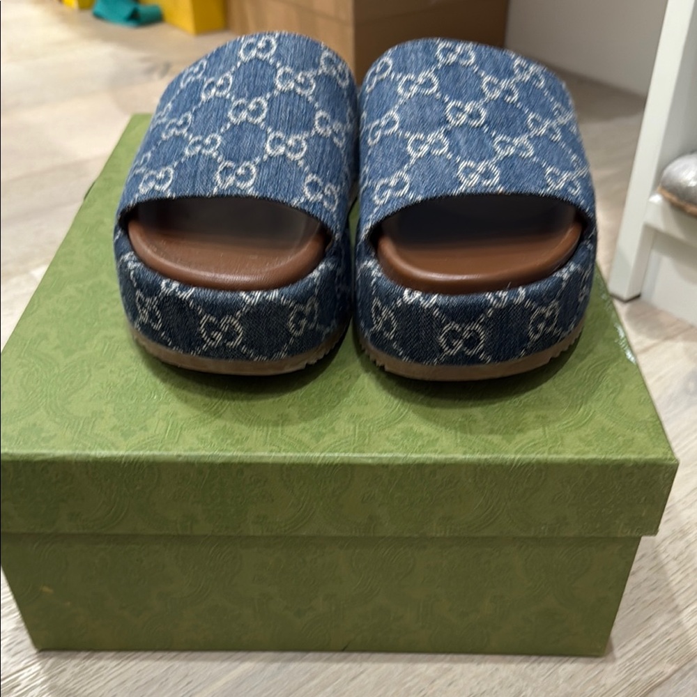 Gucci Blue Monogram Slides Size 10 - Picture 5 of 6